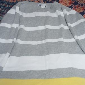 Long sleeved sweater